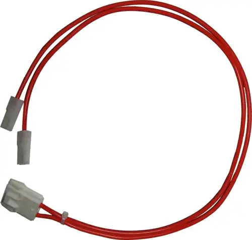 Rotes Spulenkabel mit zwei Steckverbindern, geeignet für Anwendungen von Wolf, um elektrische Verbindungen herzustellen.